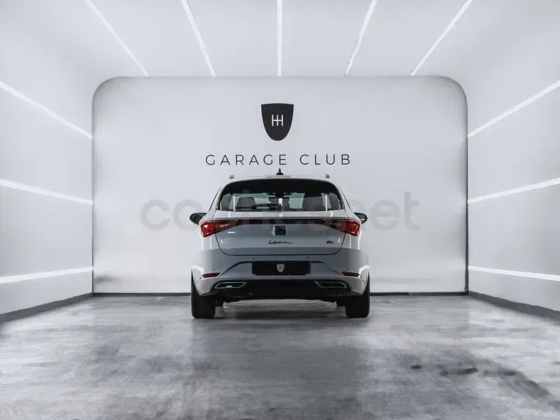 Usado Seat Leon FR 150 CV (110 kW) 2021 Blanco Familiar