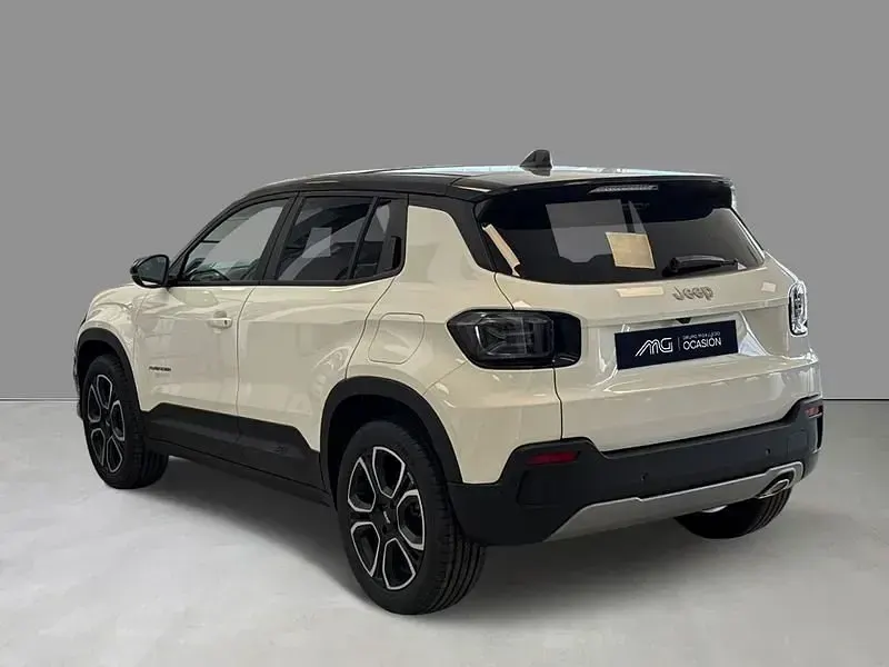 Usado Jeep Avenger Summit 100 CV (73 kW) 2024 Blanco SUV