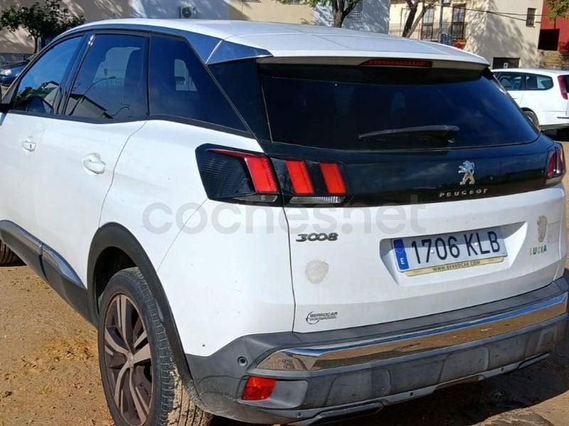 Usado Peugeot 3008 Allure 130 CV (95 kW) 2018 Blanco SUV