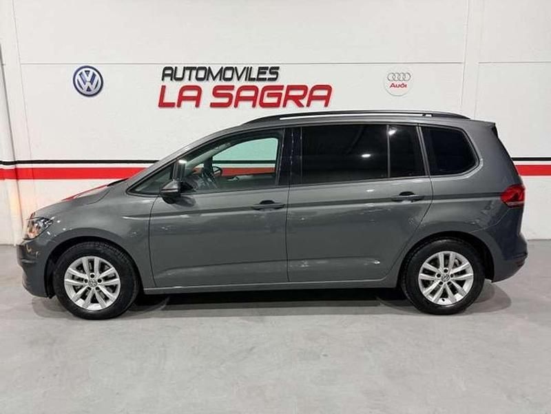Usado VW Touran Life 116 CV (85 kW) 2017 Gris Monovolumen