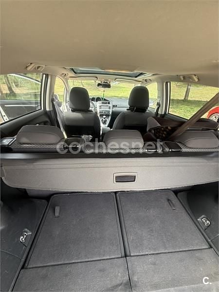Käytetty Toyota Verso Comfort 124 HP (91 kW) 2013 Valkoinen Tila-auto