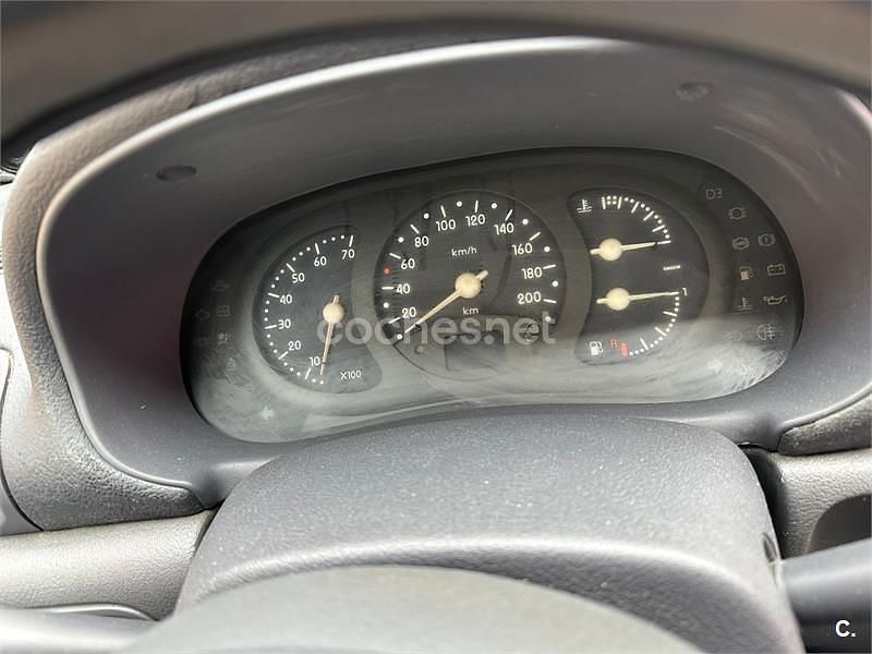Usado Renault Clio II 65 CV (47 kW) 1999 Blanco Berlina