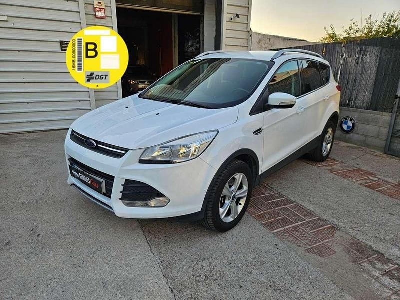 Blanco Usado 2014 Ford Kuga Titanium SUV | 8900 € (Buen precio) - Imagen 1/4