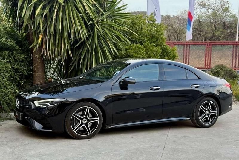 Usado Mercedes CLA200 163 CV (119 kW) 2025 Negro Coupe