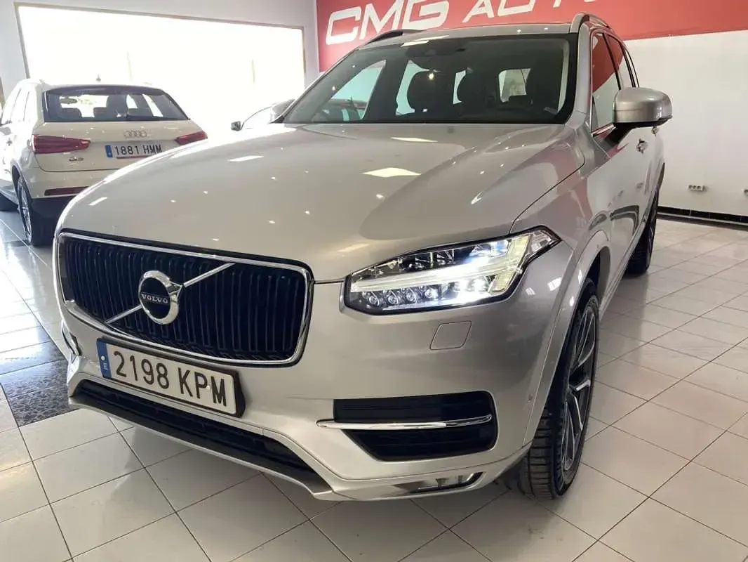 Usado Volvo XC90 Momentum 235 CV (172 kW) 2018 Plateado SUV