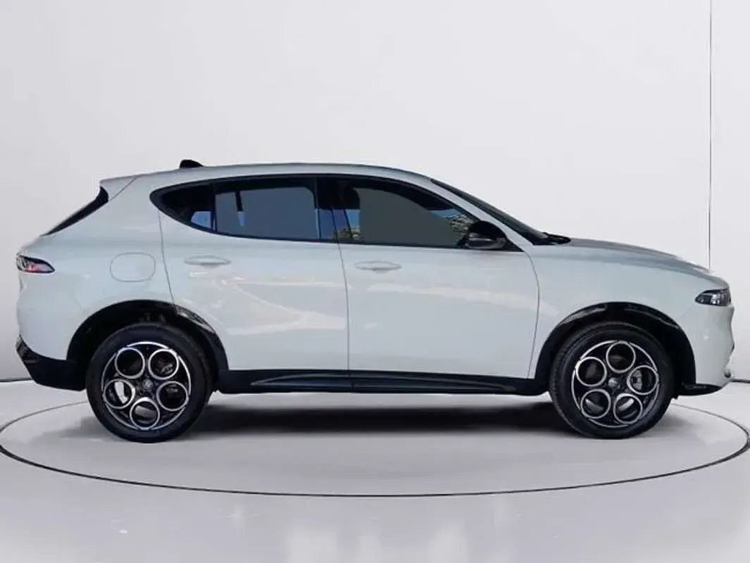 Usado Alfa Romeo Tonale Sprint 131 CV (96 kW) 2024 Blanco SUV