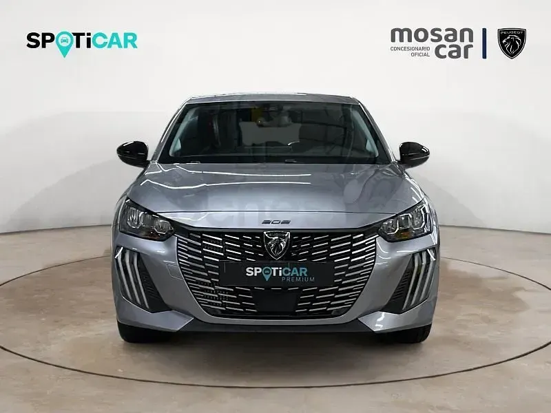 Usado Peugeot 208 Allure 100 CV (73 kW) 2025 Gris artense Utilitario