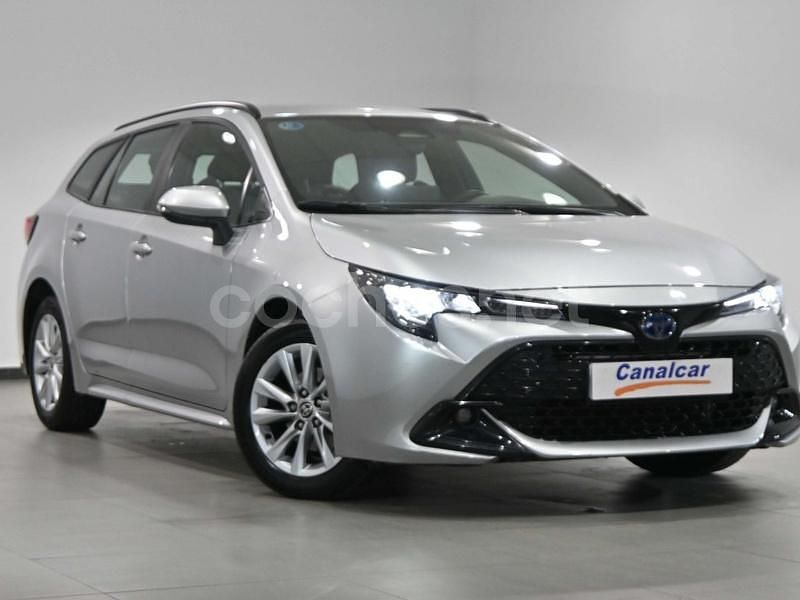 Usado Toyota Corolla Active 140 CV (102 kW) 2023 Gris Familiar