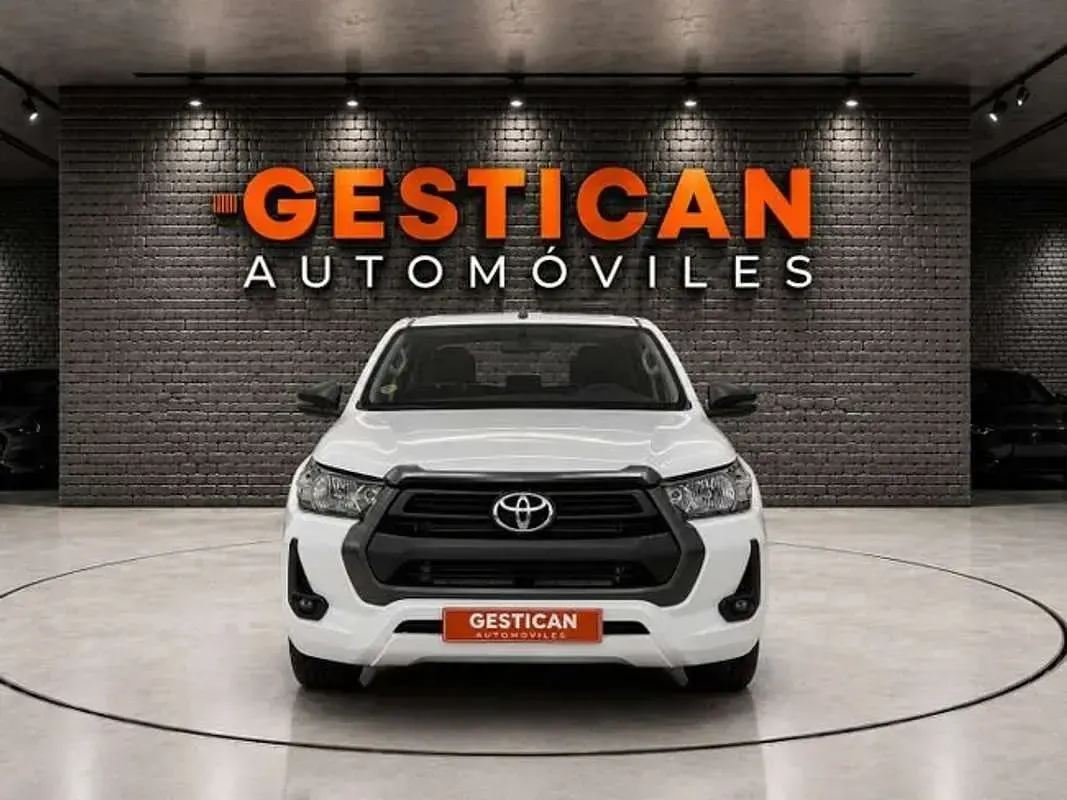Usado Toyota HiLux 144 CV (105 kW) 2021 Blanco Pickup/Camioneta