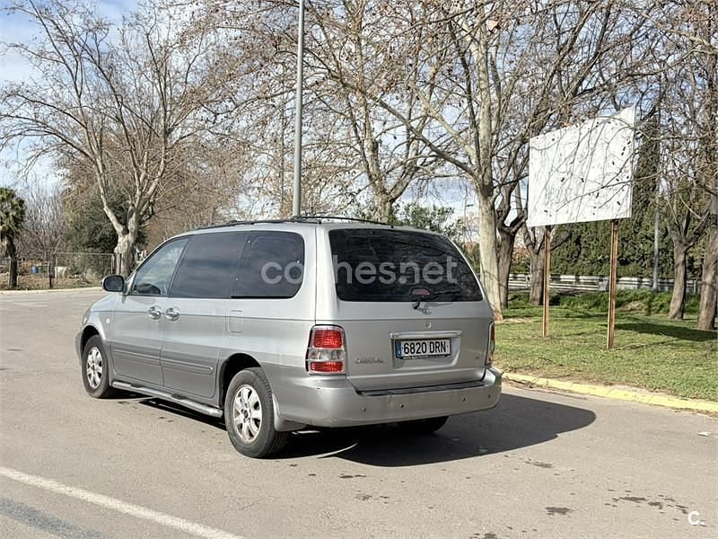 Usado Kia Carnival EX 144 CV (105 kW) 2005 Gris / plata Monovolumen