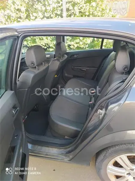 Usado Opel Astra Cosmo 110 CV (80 kW) 2009 Gris / plata Berlina
