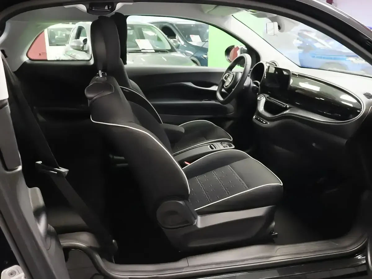 Usado Fiat 500e Icon 86 kW (118 CV) 2023 Blanco Utilitario