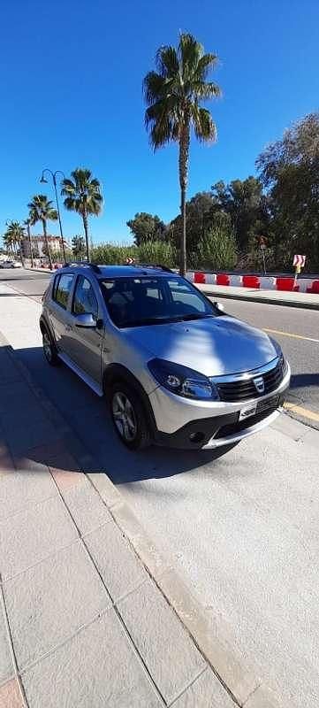 Usado Dacia Sandero Stepway 88 CV (64 kW) 2012 Gris Utilitario