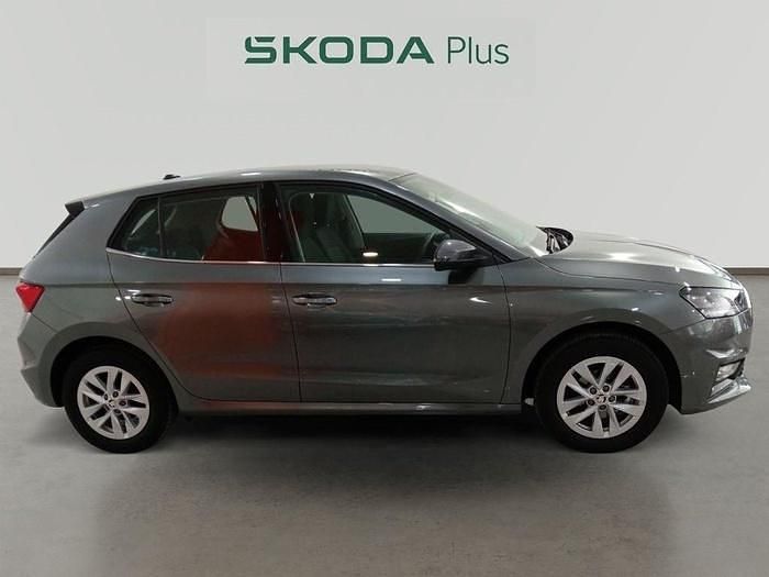 Usado Skoda Fabia Selection 95 CV (69 kW) 2025 Gris Utilitario