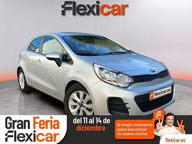 Gris Usado 2017 Kia Rio Berlina | 9990 € (Precio justo) - Imagen 1/4