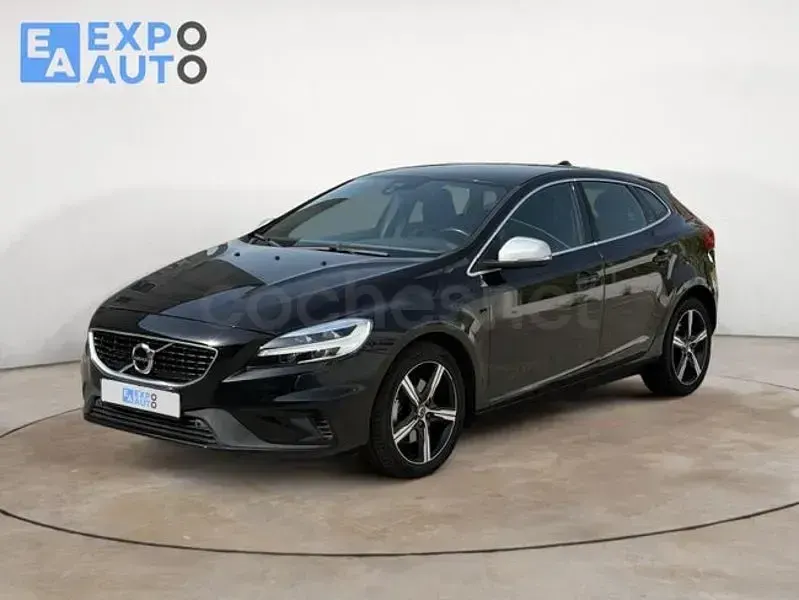 Usado Volvo V40 R-Design Momentum 122 CV (89 kW) 2018 Negro Berlina