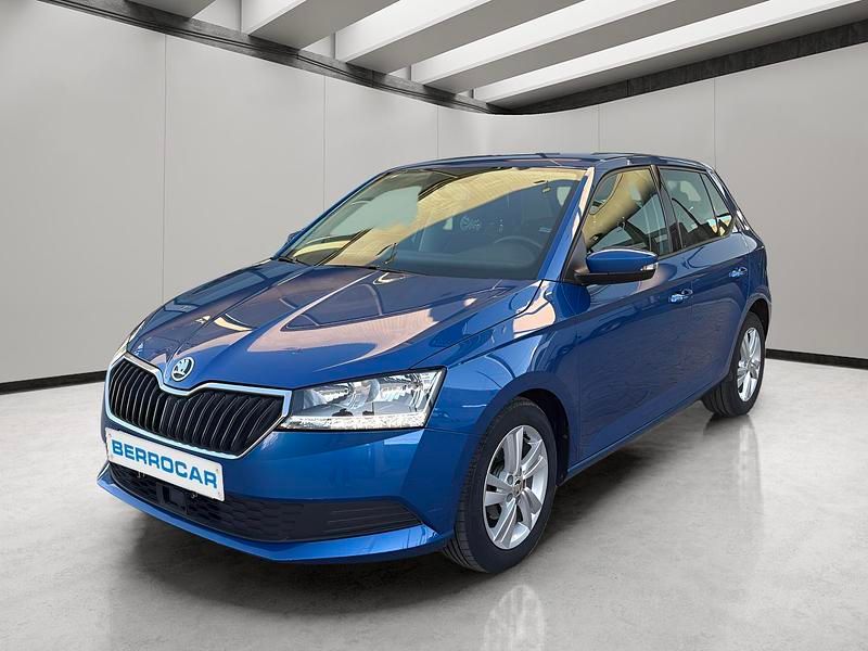 Usado Skoda Fabia Ambition 95 CV (69 kW) 2021 Azul
