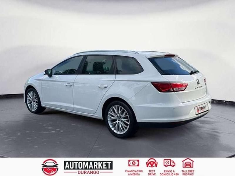 Usado Seat Leon ST Style 125 CV (91 kW) 2014 Blanco Familiar