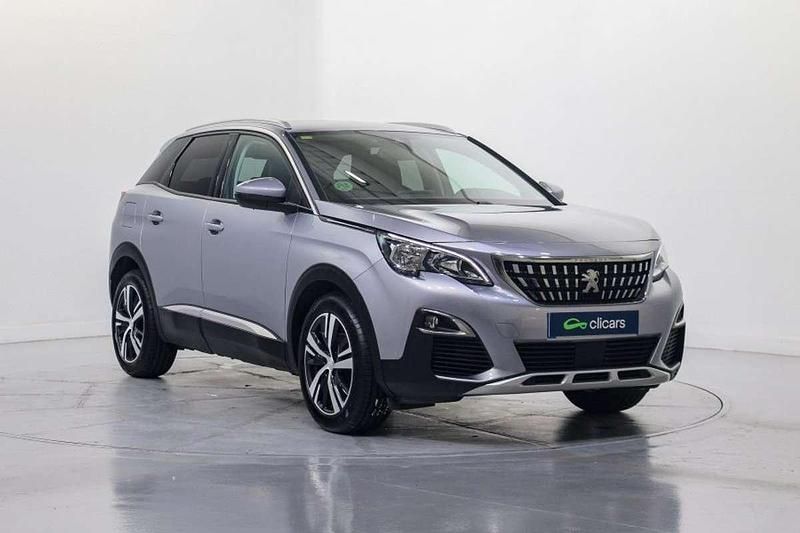 Usado Peugeot 3008 Allure 131 CV (96 kW) 2020 Plateado SUV