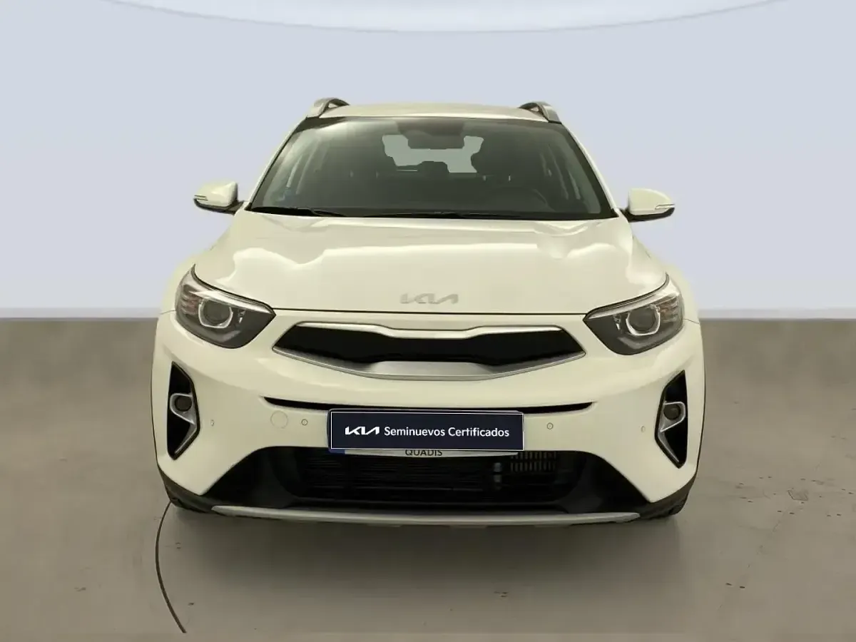 Usado Kia Stonic 100 CV (73 kW) 2025 Blanco SUV