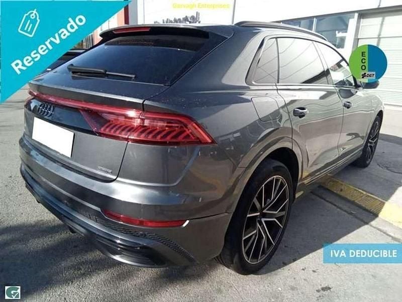 Usado Audi Q8 Ambiente 286 CV (210 kW) 2022 Gris SUV
