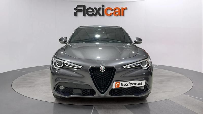 Usado Alfa Romeo Stelvio Sprint 162 CV (119 kW) 2022 Gris SUV