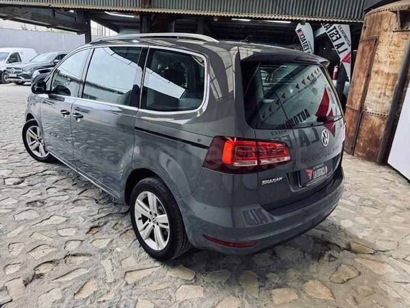 Usado VW Sharan Advance 150 CV (110 kW) 2021 Gris / plata Monovolumen