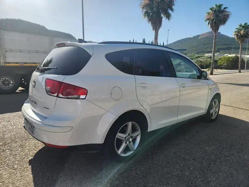 Usado Seat Altea XL Style 105 CV (77 kW) 2010 Blanco Monovolumen