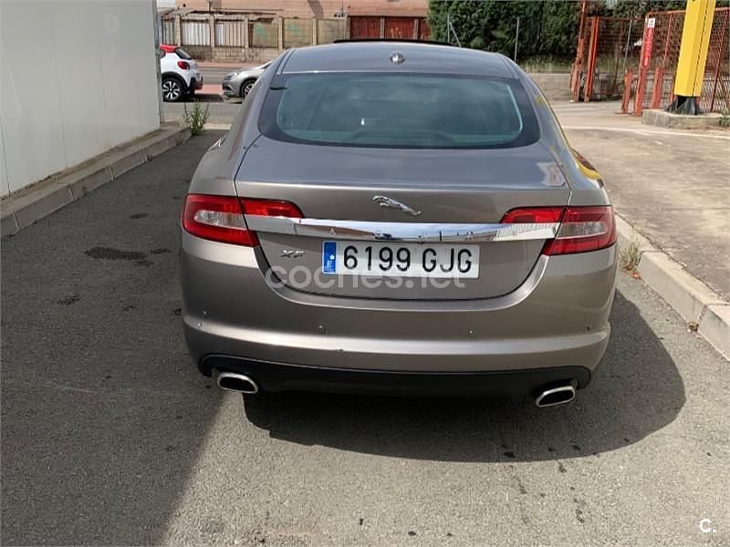 Usado Jaguar XF Premium Luxury 207 CV (152 kW) 2008 Gris / plata Berlina