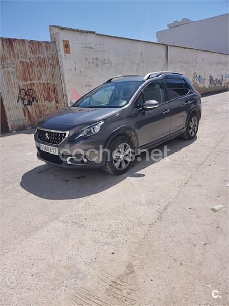 Usado Peugeot 2008 Signature Sky 82 CV (60 kW) 2019 Marrón SUV
