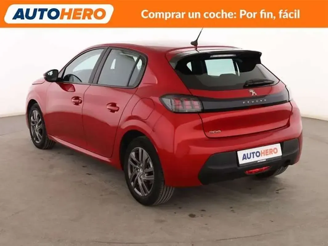 Usado Peugeot 208 Active 101 CV (74 kW) 2021 Rojo Utilitario
