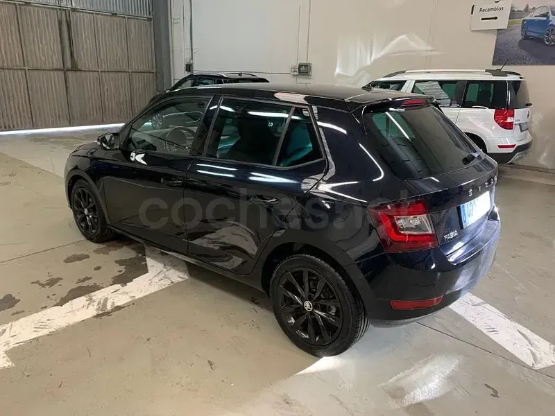 Usado Skoda Fabia 95 CV (69 kW) 2021 Negro Utilitario