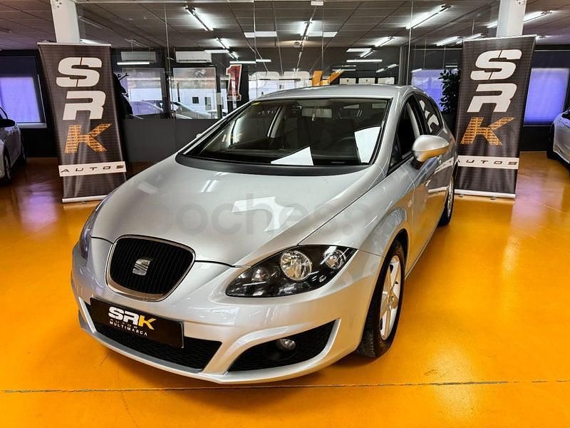 Usado Seat Leon Reference 90 CV (66 kW) 2009 Gris / plata Utilitario