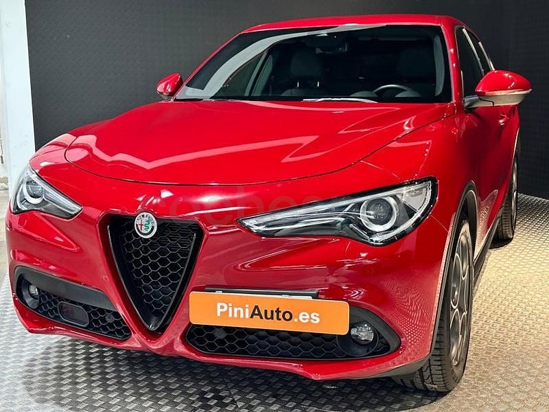 Usado Alfa Romeo Stelvio Sprint 190 CV (139 kW) 2022 Rojo SUV