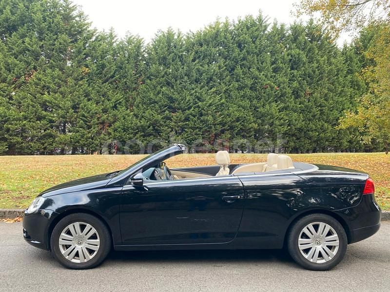 Usado VW Eos 140 CV (102 kW) 2009 Negro Descapotable