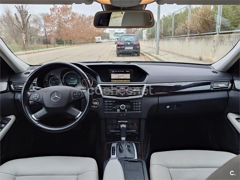 Usado Mercedes E220 Elegance 170 CV (125 kW) 2009 Negro Berlina