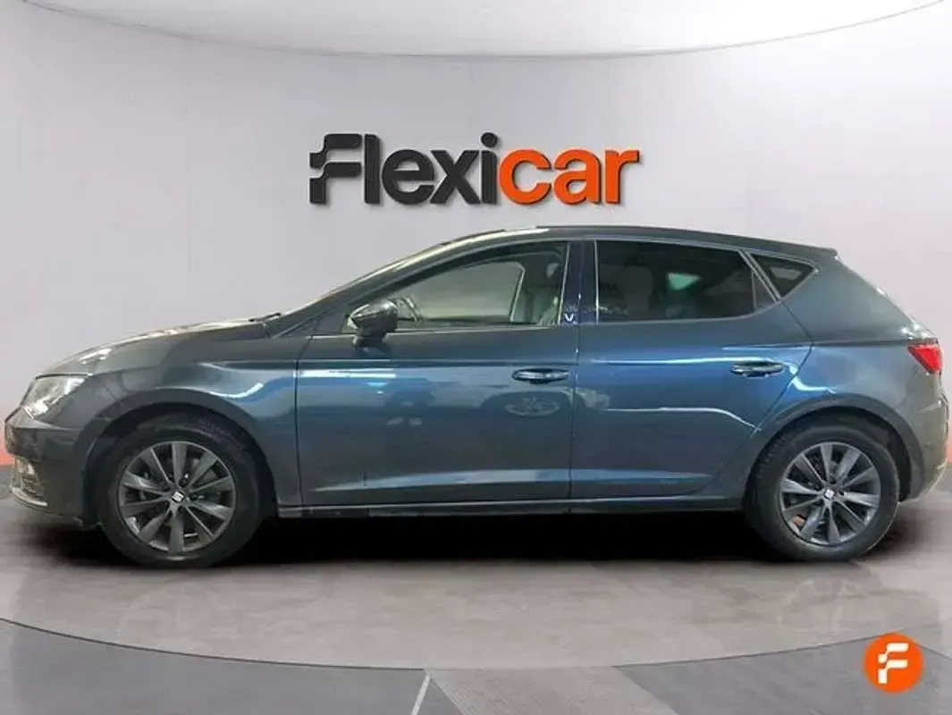 Usado Seat Leon ST Style 131 CV (96 kW) 2019 Gris Familiar