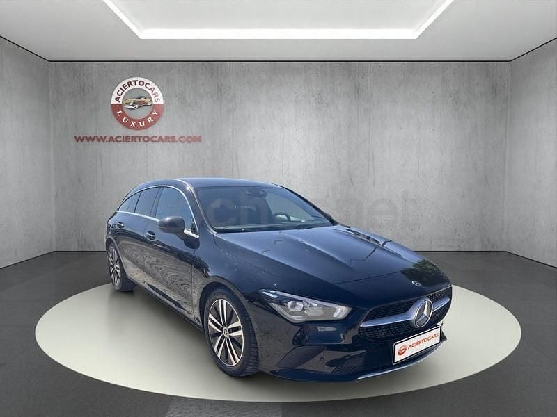 Usado Mercedes CLA200 Shooting Brake 150 CV (110 kW) 2020 Negro Familiar
