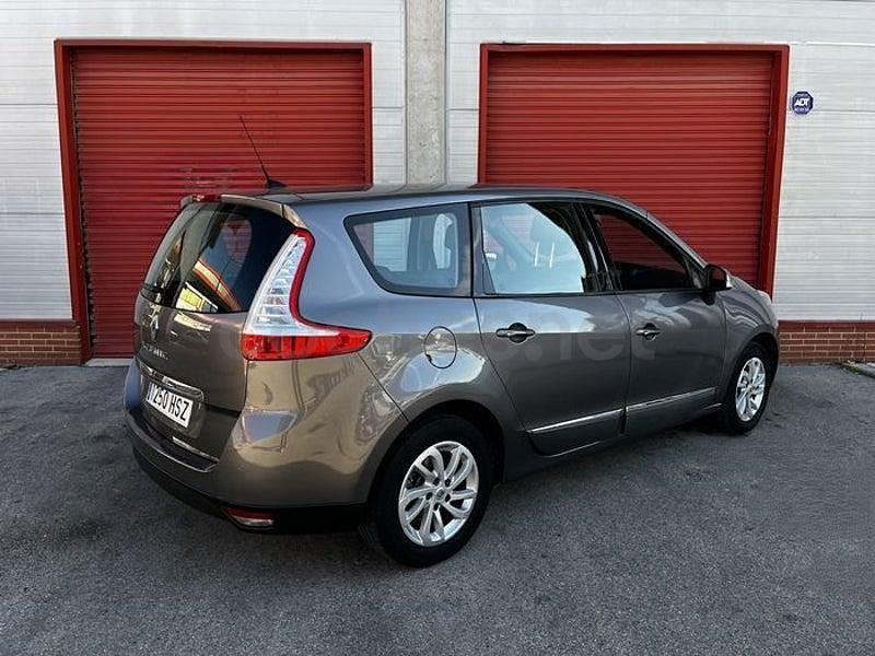 Usado Renault Grand Scénic III Dynamique 130 CV (95 kW) 2013 Beige Monovolumen