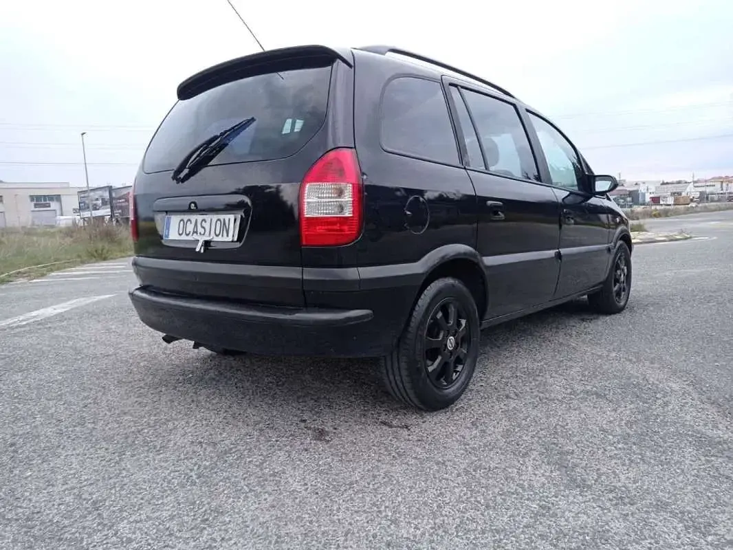 Usado Opel Zafira Elegance 125 CV (91 kW) 2004 Azul Monovolumen