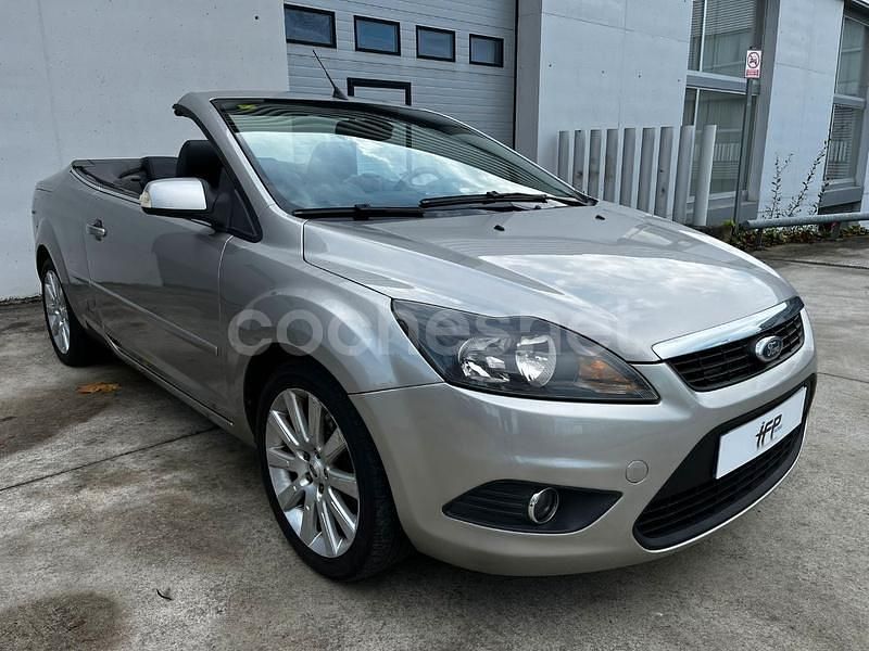 Gris Usado 2009 Ford Focus Cabriolet Titanium Descapotable | 7500 € (Un poco caro) - Imagen 1/4