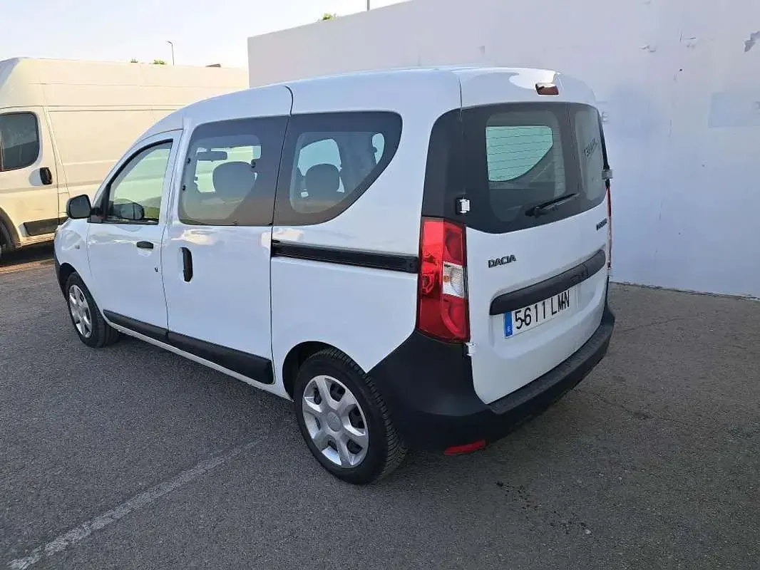 Usado Dacia Dokker 110 CV (80 kW) 2020 Blanco Monovolumen