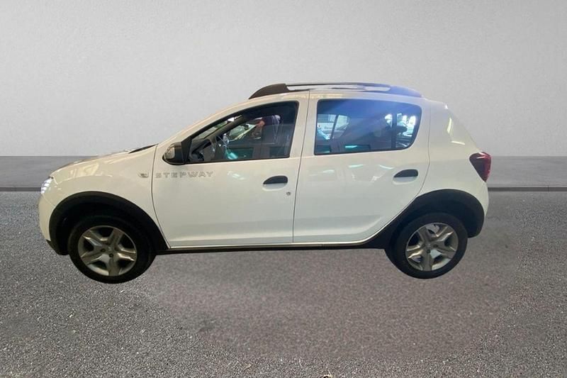 Usado Dacia Sandero Essentiel 90 CV (66 kW) 2019 Blanco Berlina