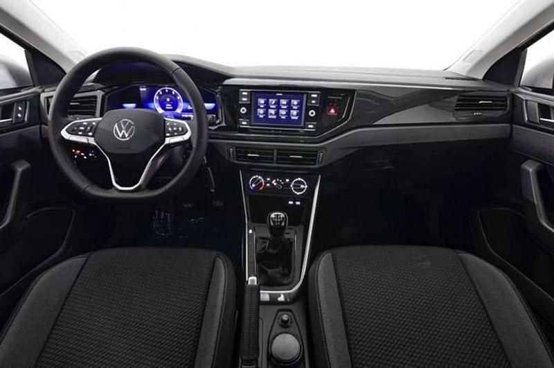 Usado VW Taigo 95 CV (69 kW) 2023 Plateado SUV