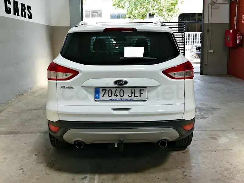 Usado Ford Kuga Titanium 120 CV (88 kW) 2016 Blanco SUV