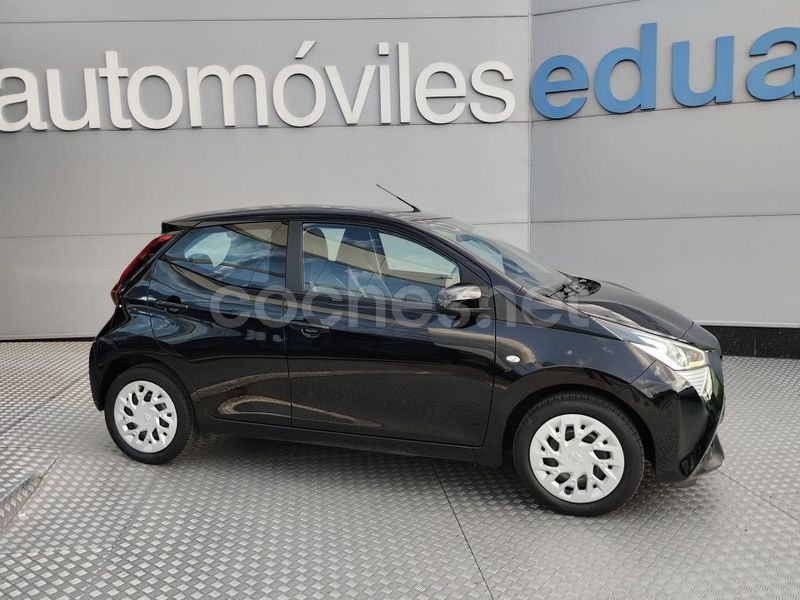 Negro Usado 2020 Toyota Aygo X-play Utilitario | 11.300 € (Precio justo) - Imagen 1/4