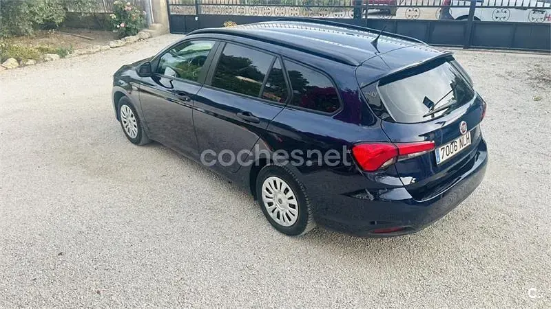 Usado Fiat Tipo Lounge 95 CV (69 kW) 2017 Azul Berlina