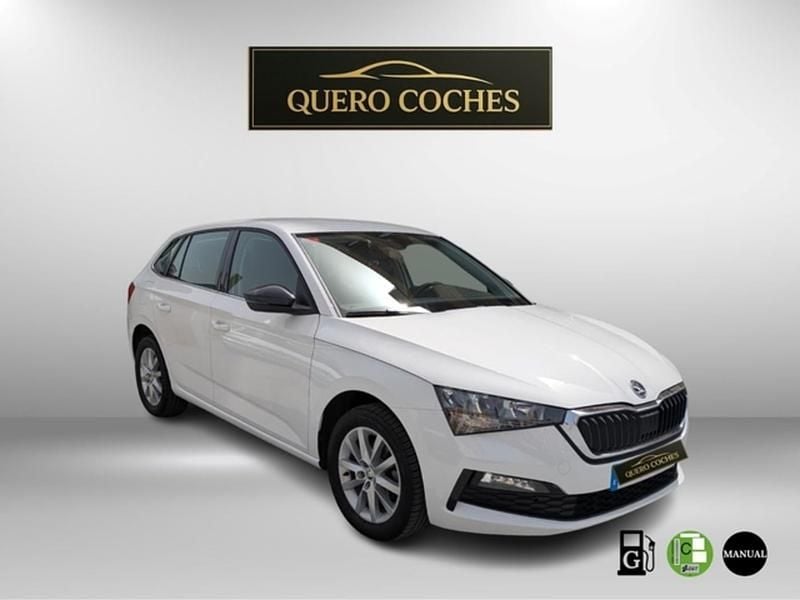 Usado Skoda Scala Ambition 110 CV (80 kW) 2021 Blanco Utilitario