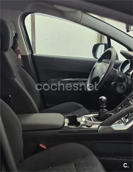 Usado Peugeot 3008 Active 112 CV (82 kW) 2012 Negro Berlina