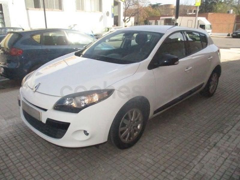 Usado Renault Mégane Authentique 110 CV (80 kW) 2012 Blanco Berlina
